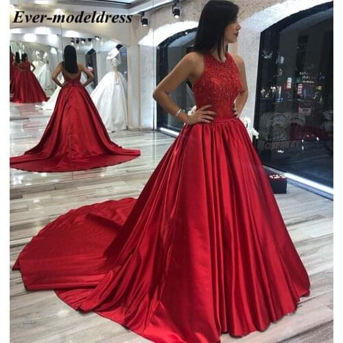 Red Prom Dresses Long Lace Appliques Beaded A-Line Halter Neck Satin Evening Dress Formal Party Gowns Vestidos De Festa