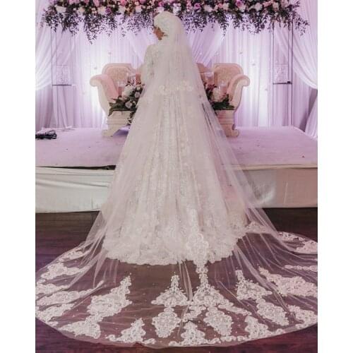 Cheap Bridal Veils Lace Appliqued Two-Layer Wedding Veils White Ivory Champagne Lace Edge Blusher Face Bridal Veil with Combs