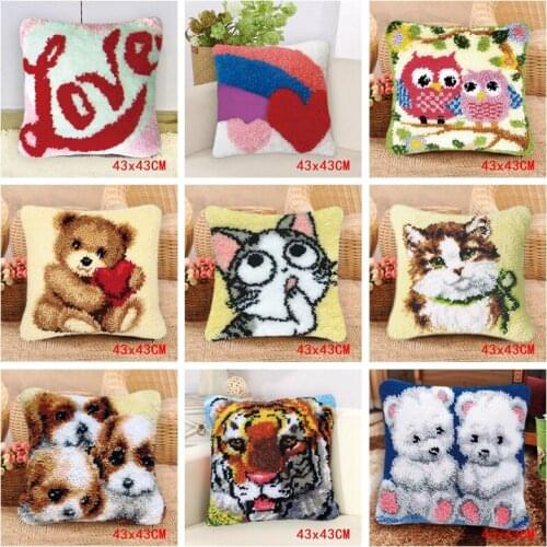Animal Series Latch Hook Kit Mats Cushion Pillow Crafts Cute Pig Needlework Button Package Cushion Embroidery Latch Hook Rug