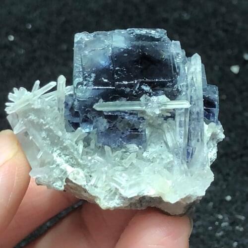 42.6gNatural purple fluorite and crystal mineral specimen healing energy wheel vein teaching stone home decoration collection