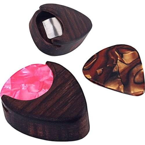 1Pc Stylish Portable Wooden Heart Shaped Guitar Bass Pick Storage Box Container for Acoustic Electric Guitarra Bass Thickness