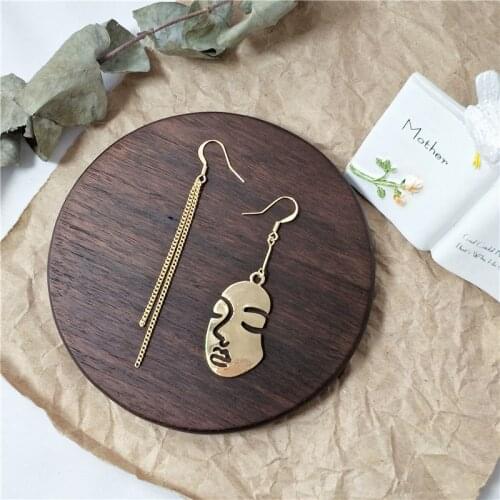 Geometric Asymmetric Hollow Out Face Metal tassel Dangle Earrings For Women Trendy Creative Palm Face Drop Earrings Jewelry