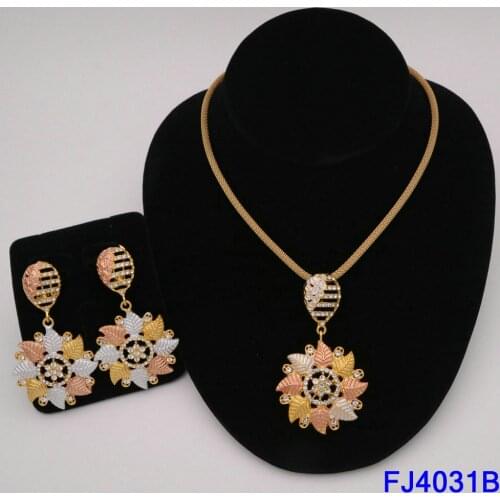 African Jewelry Sets Dubai Gold Color Nigerian Jewelry Sets Wholesale Bridal Bead Wedding Jewelry Set Women Costume