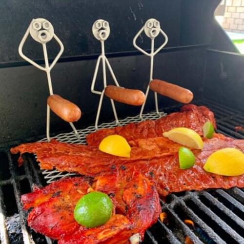 Metal Camping Barbecue Grill Novelty Craft Brat Hot Dogs Guys Skewer Rack Grill Camping Cookers outdoor cooking tool