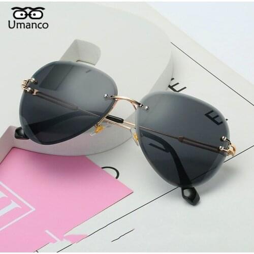 Umanco 2021Modern Sunglasses Women Men Sun Glasses Gradient Fashion Outdoor Travel Driving Eyewear Girlfriend Gifts UV400