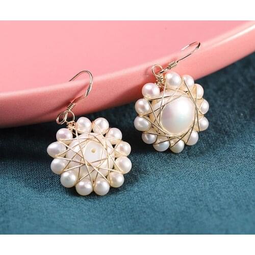 Ladies S925 Silver Fashion European and American Pearl Sunflower Hand-woven Gold-Pack Silver Earrings