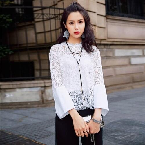 TREND-Setter 2018 Summer Fashion Lace T shirt Women White Tops Flare Sleeve Casual T-Shirt