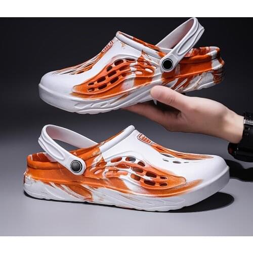 2021 Hot Sale Summer Cheap Clogs Men Black Men Beach Sandals Casual Outdoor Slip On Men Garden Shoes White Sandalias De Hombre