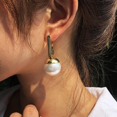 Hot Pearl Earrings for Women Baroque Simulated Pearl Charms Kpop Earrings Kolczyki Ladies Jewelry Christmas Gift