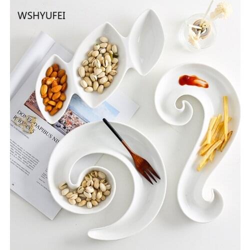 Japanese-style pure white ceramic creative three consecutive comma separator plate snack nut separator grid dried fruit plate