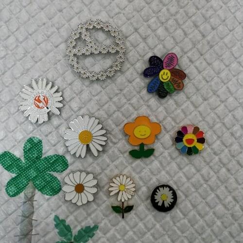 9 kinds Kpop Flowers Brooch Fashion Rainbow Flower Enamel Pins Smiling Sunflower Brooches Cute Bag Icon Badges Men Women Gifts