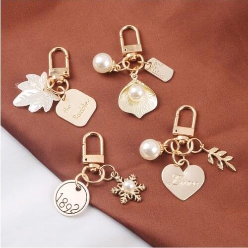 Fashion Creative Cute Heart Shell Pearl Key Chain Fairy Forest Letter Leaf Metal Car Keychain Holder Student Bag Pendant Jewelry