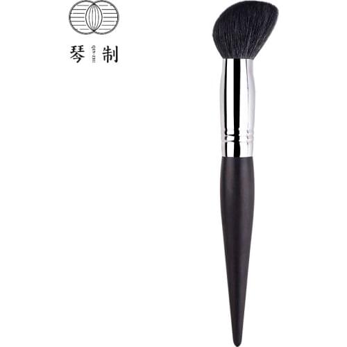 QINZHI Professional Handmade Make Up Brush G109 Round Tilted Face Powder Brush Soft Saikoho Goat Hair Makeup Brushes