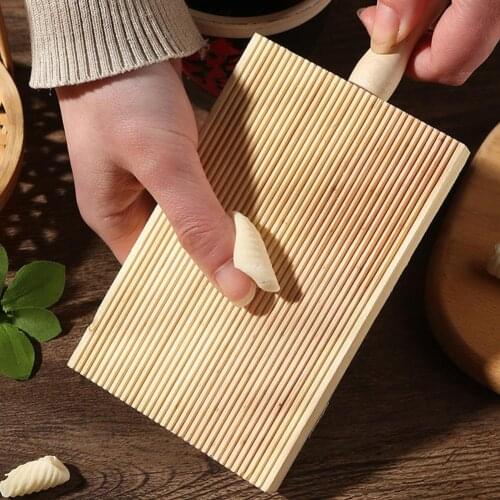 Practical Pasta Board Easy Operation Wood Stripe Shaped Spaghetti Pasta Maker Mold for Kitchen