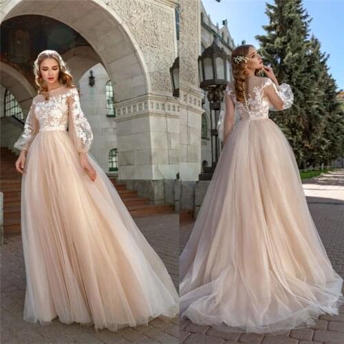Long Sleeves Lace Appliques A-Line Wedding Dresses With Buttons Back Floor Length Garden Ladies Fashion Bride Wedding Dress