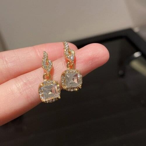 2021 New Trendy Cute Small Earrings Simple Geometric Crystal Rhinestone Earrings for Women Korean Style Wedding Party Jewelry