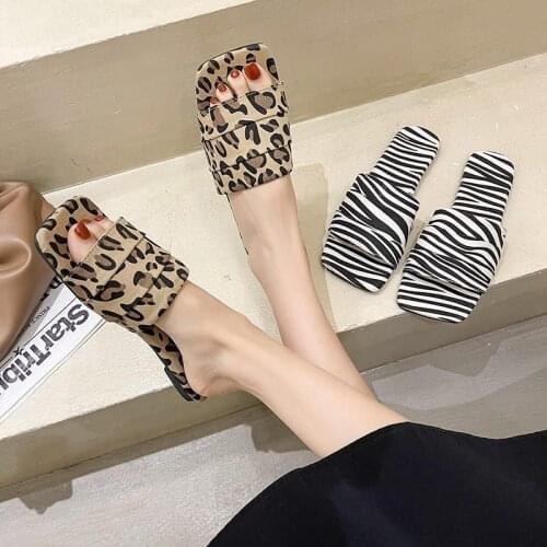 Personalized Square Head Leopard Print Sandals And Slippers For Womens Outer Wear 2021 Summer New Style Feet Small Flat Bottom