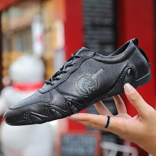 Men Casual Shoes Sneakers 2021 Spring Autumn Lightweight Leather Mens Flats Leisure Trend Black Men Loafers