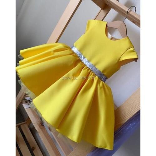 Yellow Flower Girls Dresses Black Girls Birthday Party Dress Celebrity Dresses With Sequined Heart Back AG0350