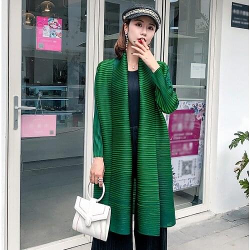 TIANPEI Miyake pleated spring Womens windbreaker autumn Long coat Green stripes outer wear lapel fashion Womens trench coat