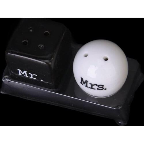 Hot Round Cube Ceramic Mr.and Mrs.Salt Pepper Shakers Canister Set Wedding Gift