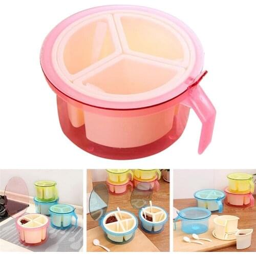 1pc Salt Pepper Jar Multifunction Seasoning Container Portable 3 Grids Seasoning Bottle Spice Jar With Lid & Spoon Kitchen Tools