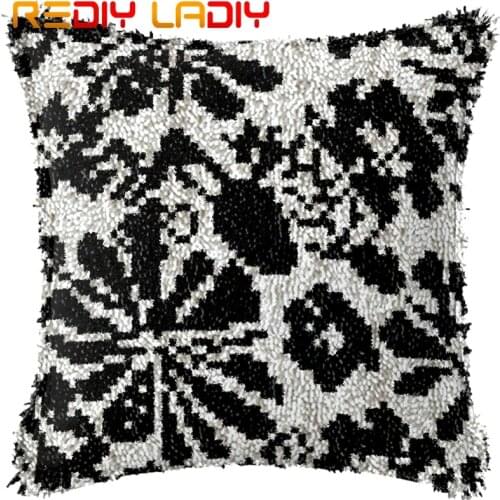 Latch Hook Cushion White & Black Pillow Case Pre-Printed Color Canvas Acrylic Yarn Latched Hook Pillow Crochet Cushion Cover Kit