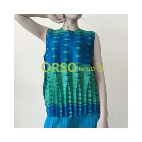 IN STOCK Miyake fold sleeveless T-shirt o-neck T-shirt HOT SELLING