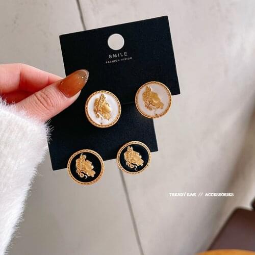 Vintage Coin Stud Earrings Trendy Round Portrait Circle Earrings For Women 2021 Trend Luxury Designer Stainless Steel Earrings