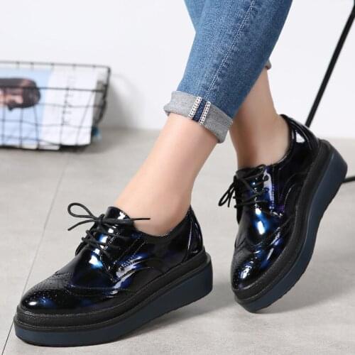 2020 Women Platform Oxfords Brogue Flats Shoes Patent Leather Lace Up Brand Black Popular Ladies Shoes