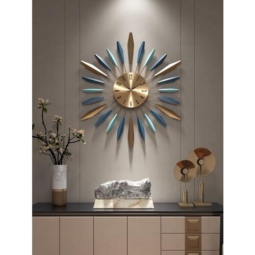 Light luxury Nordic quartz clock wall clock living room home clock modern minimalist silent atmosphere art creative fashion