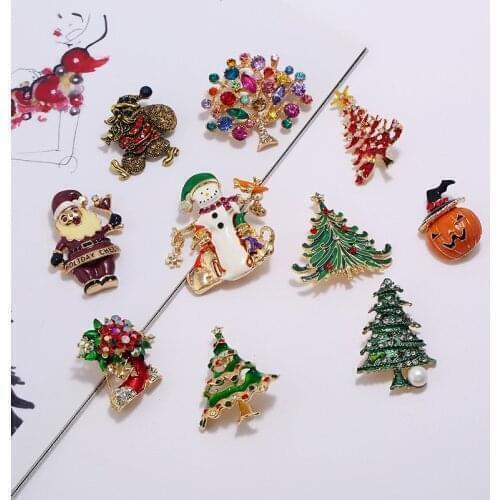 Creative Brooch Christmas Gift Brooch Santa Christmas Tree Socks Snowman Gloves Garland Rhinestone Brooch Pin Gift
