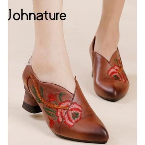 Johnature Pumps Women Shoes Genuine Leather Pointed Toe 2021 New Embroider Retro 2021 New Autumn Floral High Heels Ladies Shoes