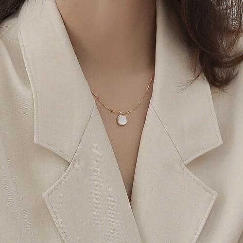 Ins high sense niche mother-of-pearl necklace female temperament white mother-of-pearl pendant clavicle chain ladies necklace