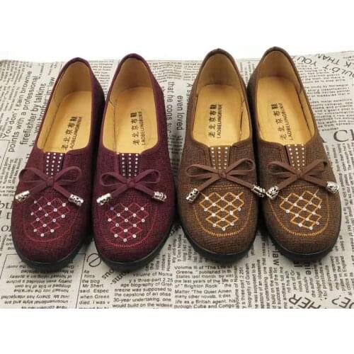 Old Beijing shoe comfortable flat with embroidered traditional mother shoes soft bottom big mouth old casual shoes national wind