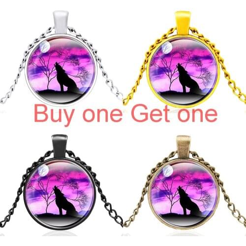 Fashion Lone Wolf under the Moon Design Glass Dome Pendant Necklace Men Women Jewelry Accessories Gifts