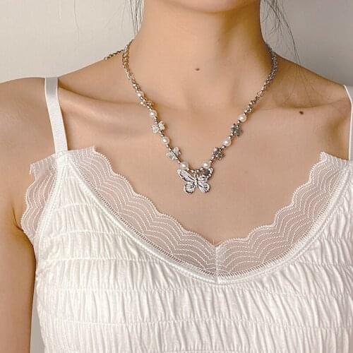 Vintage Butterfly Necklaces For Women Girls Retro Classic Temperament Style Antique Silver Animal Pearl Necklace Fashion Jewelry