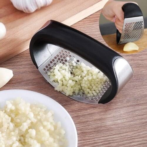 1PCS Stainless steel garlic press household Manual annular multifunction garlic pressing Fruit Vegetable tool Kitchen Supplies