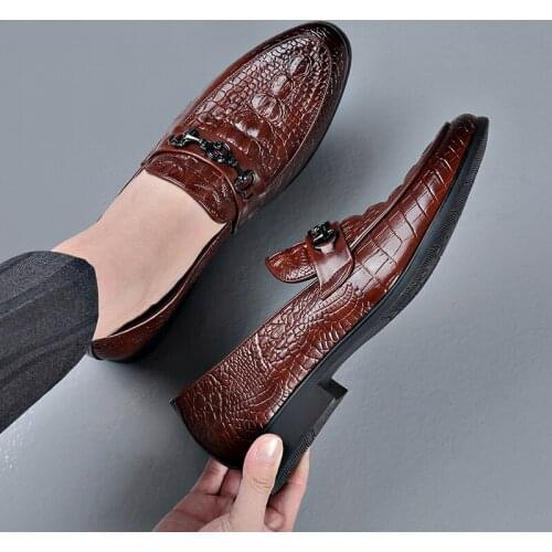 2021 Classic Crocodile Pattern Business Flat Shoes Men Designer Formal Dress Leather Shoes Mens Loafers Wedding Party Shoes