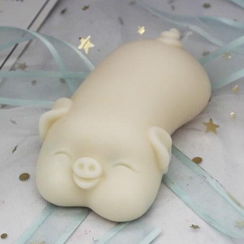 C1290 new large stupid pig handmade soap mold chocolate mold cake mold cookie mold silica gel baking mold