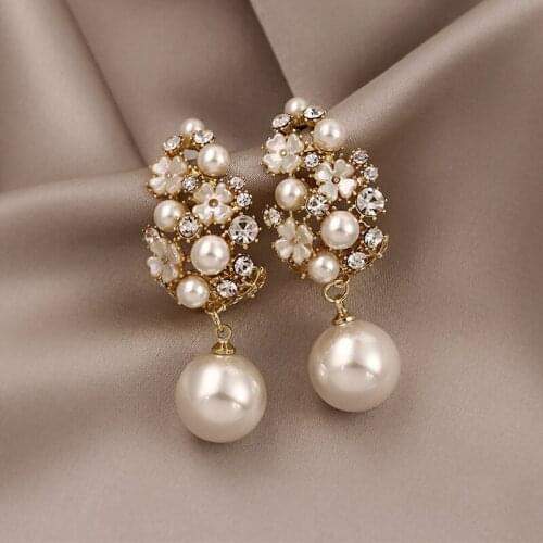 Sweet Romantic Natural Pearls Dangle Earrings Shell Flower for Female Bride Party Jewelry