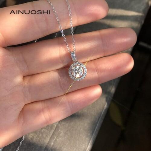 AINUOSHI 925 Sterling Silver Set With 1ct Round Cut Moissanite , Classic Halo Pendant Necklace Suitable for Womens Daily Wear