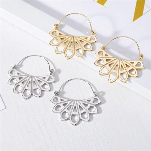Dyaoff European Ethnic Gold Color Hollow Flower Hoop Huggies Earrings For Women Jewelry Punk Geometric Lotus Studs Earring E16-3