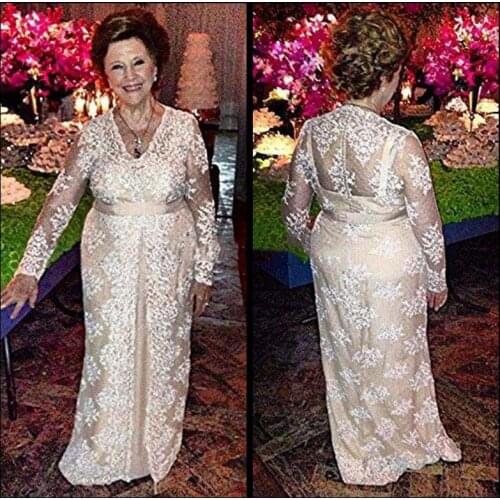 Elegant V Neck Button Zipper Back Floor Length Long Sleeve Champagne Formal Lace Plus Size Mother of Bridal Dresses