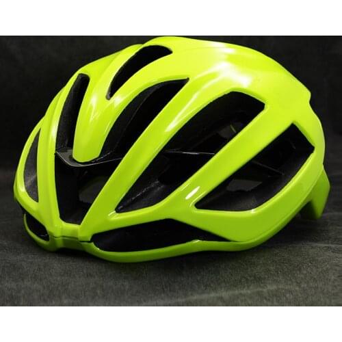 Ultralight Cycling Helmet Men Women Integrally-mold Outdoor Bicycle Helment Sport Riding Racing Road Bike Accessories Safety PC