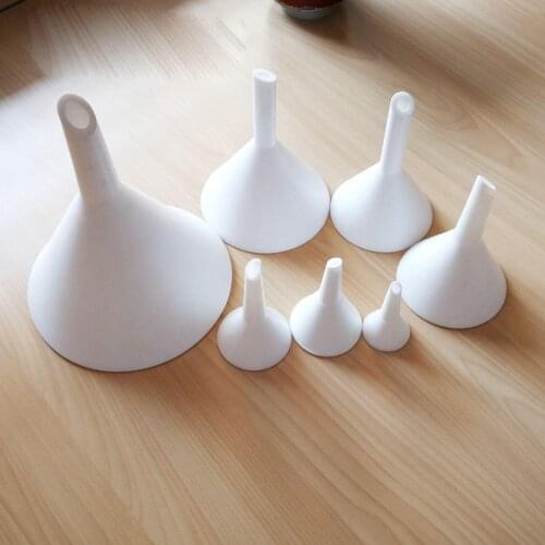 Funnel OD 52mm PTFE Triangle Funnel Laboratory High Temperature Corrosion Resistance