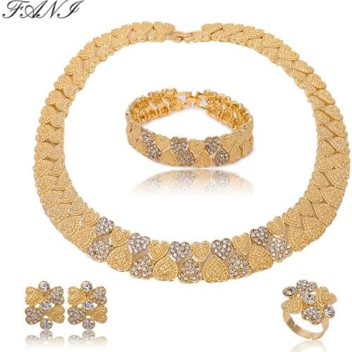 Fani wholesale Exquisite Dubai Jewelry Set Luxury Gold Color Nigerian Wedding African Beads Jewelry Set Women stume Design