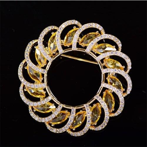 Temperament Flower Circle Corsage Pins for Women Yellow Crystal Flower Brooches Pins Mens Suit Brooch Bouttoniere Accessories
