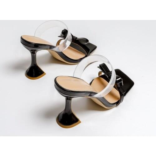 Femmes Chaussures Summer NEW 2021 Head Peep Toe Bling Slippers Fashion Leisure Shallow Retro Stiletto Heels Ladies Shoes