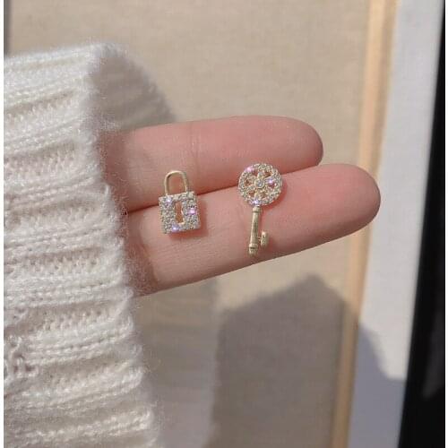 Korean Creative Stud Earrings Lock Key Asymmetric Women Earrings Exquisite AAA Bling Zircon Wedding Fashion Jewelry Accessories